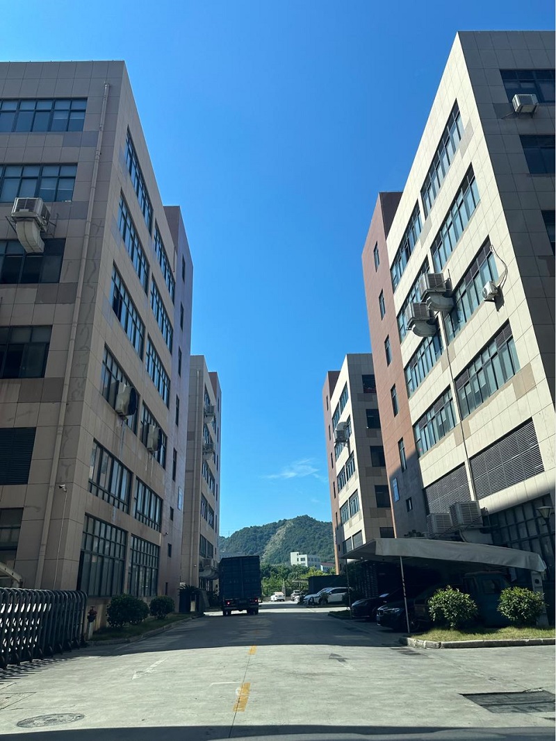 Строительство нового завода компании неуклонно продвигается, а стратегические модернизации способствуют расширению ее производственной мощности до одного миллиона единиц продукции.